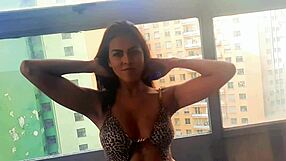 Bia Hot Morena Safada Lambuzando Corpo Inteiro With Oil On Her Ass And Pussy