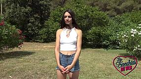 Hey, Esmer Candie Küçük Memeleriyle Amatörlerle Irklararası Sahnede Kıçını Sertçe Pompalatmayı Seviyor!