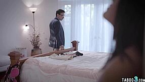 Petugas Sensus Creepy Paksa Diri ke Remaja Pemalu dengan Kontol Monster