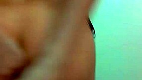 se dedea el ano con anal intenso