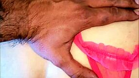 O macho colocou a loira casada para chupar muito e depois arrega�ou o seu cu com for�a