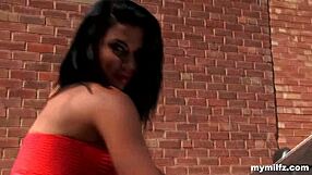 Jasmine Jae titty fucks customer after car wash