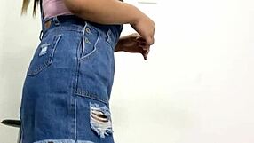 latina chiquilla inexperta busca casting para modelo pero termina en propuesta cachonda con ivanna d�az