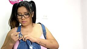 latina chiquilla inexperta busca casting para modelo pero termina en propuesta cachonda con ivanna d�az