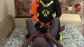 spiderman and biker getting gay with some masturbation 😏