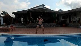 baile cachondo de esta puta latina sexo y squirt