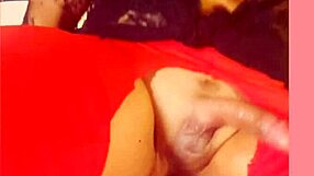 She uses toys to make her ass gape in stockings