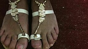 bibishe shares her fetish for feet in casual chat