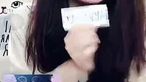 I am watching Jin Xinh Bunny's live show with her face showing