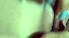 Quick solo dedada session with intense amateur masturbation