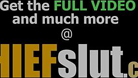 شقراء حلوة تنحني لنيك كلبي قاسي من الحارس الأمني