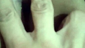 Quick solo dedada session with intense amateur masturbation