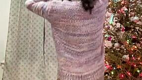 Anna Maria's intense Christmas fuck