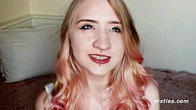 aurora shakes her ass in underwear, arousing us deeply