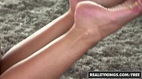 i love watching india summer and van wylde in the car, it's so hd