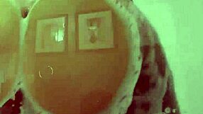 Bubble Butt Babe Sucking Hard