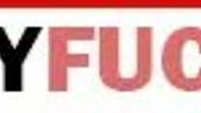 “يا، أبي المنحرف، ليه بتتجسس على بنتك في الدش؟”