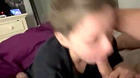 Short erotica: slutty girlfriend enjoying her job in satisfying the boyfriend