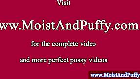 большая тако-красотка играет с помпой и игрушкой... ой, так хорошо