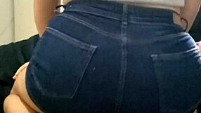 Novinha safada knows how to tease with her small tits