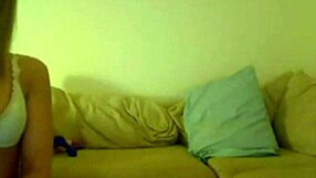 Watch This Hot Cougar Scream While Fingering On Cam!