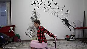 इंटेंसिव योगा लेसन स्ट्रेचिंग और पोज के साथ