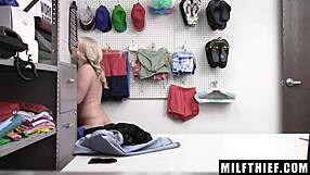 Cheating blonde Lisey Sweet rides in security office