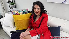 Can angel gostosa resist giving oliver faze a handjob?