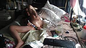 Watch this milf use a zucchini for her pleasure. Is it big enough?