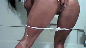 Sexy Brianna Masturbates Nude in Bathroom Webcam Show