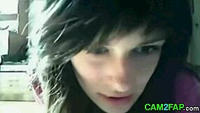 I'm a hot teen on webcam, showing off my stuff for free, ahh it's so fun!