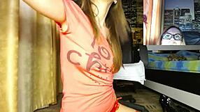 italian woman feels deep pleasure masturbating