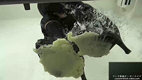 i stompt the noodls in shoos for foodcrush fetish