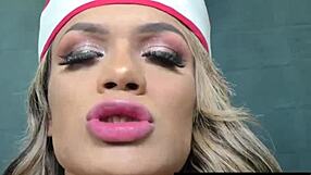 Sexpí TS sestra Juliana Leal se zvrhne s análními kuličkami ve divoké hře