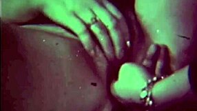 VINTAGE LESBIAN LOVERS IN THREESOME GROUP