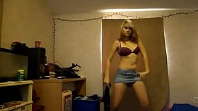 Hey, check out this amateur teen 18+ with nice ass! 😍