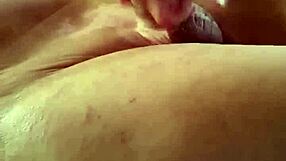 This guy is a German man masturbating and ejaculating while rubbing his anus with his fingers