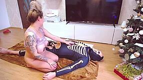 Skeleton Licks Pregnant Teen's Wet Pussy?