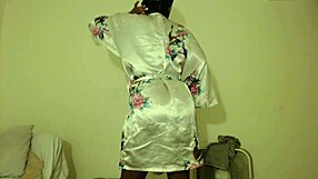 Erotic Ebony Beauty Showcases Stunning Moves in Video