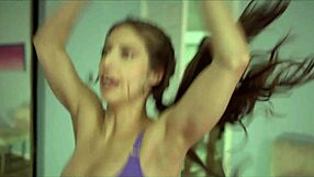 热辣变性人干女孩，想看这个狂野动作吗？