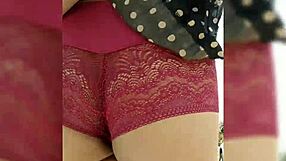 Can This Babe Handle Dildo Fucking In Public?