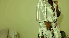 Erotic Ebony Beauty Showcases Stunning Moves in Video