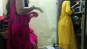 इंडियन ब्यूटी वाइल्ड थ्रीसम रोलप्ले में डोमिनेट करती है इंटेंस ऐनल ऐक्शन के साथ!