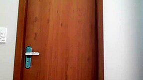 batendo uma punheta com prostituta