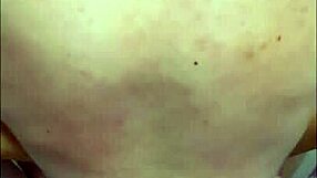 La hijastrastra era tan apretada que su padrastro usaba lubricante para penetrarla sin lastimarla, pero ella siempre quería más en el college.