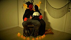 Halloweeen session – blowjob and screwing the cute pumpkin queen