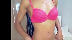 i'm watching this magrinha sensualizing with her hands all over, it's so hottt