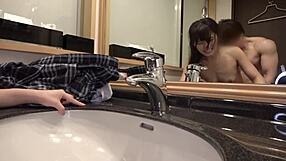 일본 청년 보지 집에서 세게 드릴