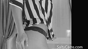 Puasin diri pukul punggung bulat gadis Asia 18+ slow motion