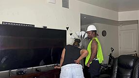 Construction worker whore kendale give his client a bbc while on the job